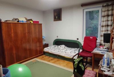 Apartament cu 3 camere semidecomandat în 7 Noiembrie - 1