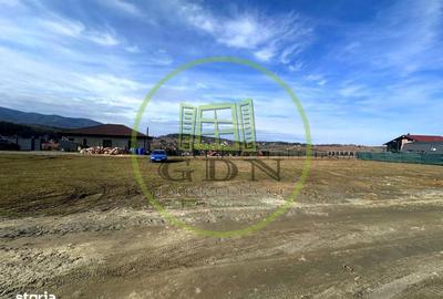 Teren de 1400 mp, în Sadu - 5