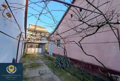 Casa formata din 2 cladiri P+M ?i P+1 - 4