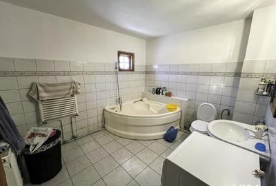 Casă cu 3 camere cu Teren 855 Mp în Trivale