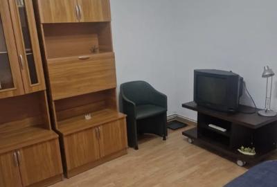 Apartament cu 3 camere semidecomandat în Micro 3 - 14