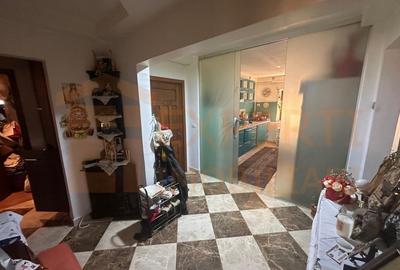 Apartament cu 4 camere decomandat, mobilat în Poarta 6 - 8