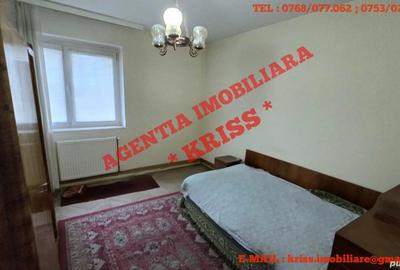 Apartament cu 2 camere semidecomandat în Calea București - 4