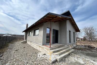 Casă individuală cu 4 camere cu Teren 560 Mp în Girov - 2