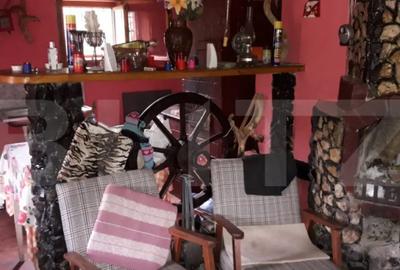 Casă cu 3 camere cu Teren 400 Mp în Central - 2