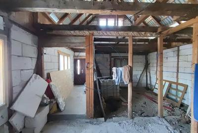 Casă cu 2 camere cu Teren 1200 Mp în Central - 2