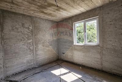 Casă individuală cu 6 camere cu Canalizare în Lisaura - 18