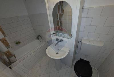 Garsoniera parter, strada 8 Martie - 6