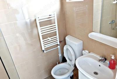 Casă cu Teren 2500 Mp în Central - 2