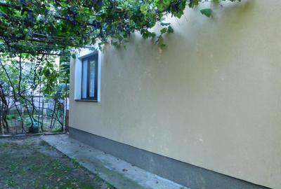 Chirie apartament la casa cu curte si gradina - 2