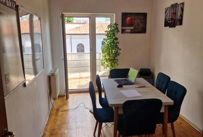 Spațiu comercial, de 30 mp, în Central - 4
