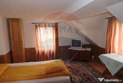 Casă cu 9 camere cu Canalizare în Central - 8