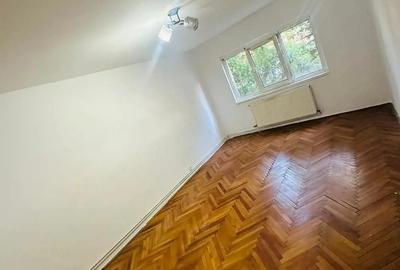 Zona Lipovei | Decomandat | Parter | Cu Centrala Termica !!