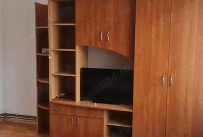 Garsonieră decomandată în Petros - 4