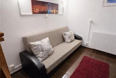 Garsonieră decomandată în Central