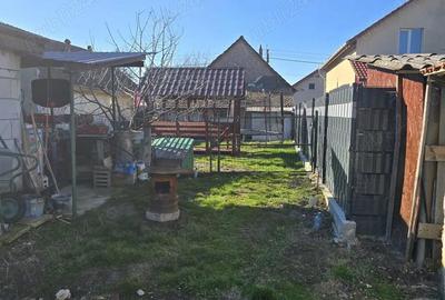 Casă cu 2 camere cu Teren 899 Mp în Covaci
