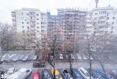 Apartament cu 3 camere decomandat, mobilat în Tei