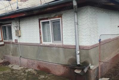 Casă cu 4 camere în Central - 1