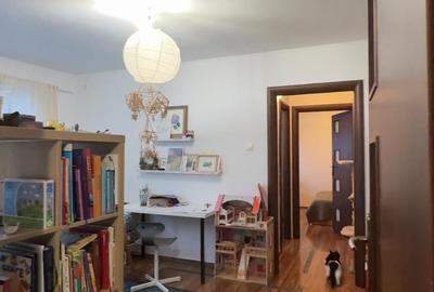 Apartament cu 2 camere semidecomandat, mobilat în Titan - 2