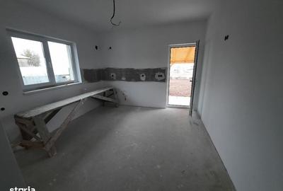 Casă cu 4 camere în Joița - 3