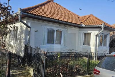 Casă cu 2 camere cu Teren 698 Mp în Central - 4