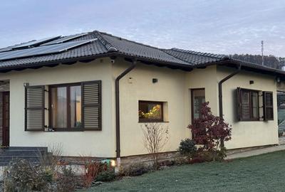 Casă cu 4 camere în Central - 1