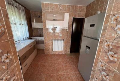 Casă cu 4 camere decomandat cu Teren 400 Mp în Central - 2