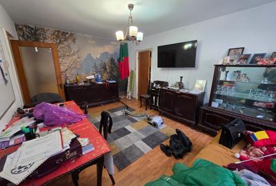 Apartament cu 3 camere semidecomandat în 1 Decembrie 1918 - 9
