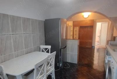 Apartament cu 3 camere decomandat în Bucovina