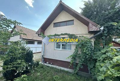OKAZIE ! Casa 4 Camere 2 Bai, 2 Bucatarii Anexe Garaj Curte pavata de vanzare in Alba Iulia zona OKAZIE ! Casa 4 Camere 2 Bai, 2 Bucatarii Anexe Garaj Curte pavata de vanzare in Alba Iulia zona - 2
