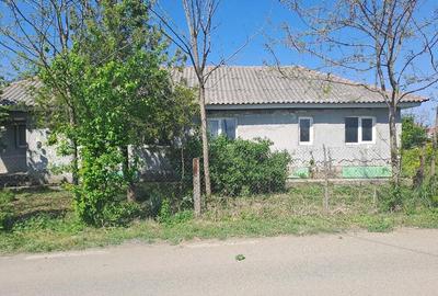 Casă cu Teren 1090 Mp în Stejaru - 2