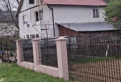 Casă cu 3 camere cu Teren 4 Mp în Nepos - 1