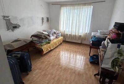 De vanzare casa in Roman, parter ?i etaj, teren 700 mp, 130.000 euro - 4