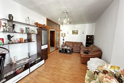 Apartament cu 3 camere decomandat în Ampoi 3 - 5