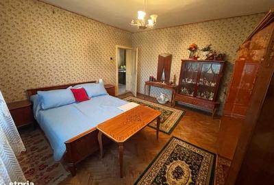 Casă cu 4 camere decomandat cu Teren 100 Mp în 14 Mai - 11