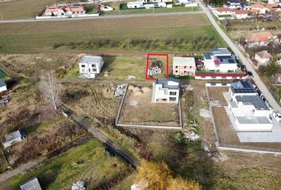 Teren de 580 mp, în Central - 2