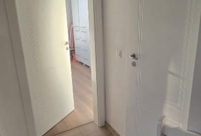 Apartament cu 3 camere decomandat, mobilat în I. C. Frimu