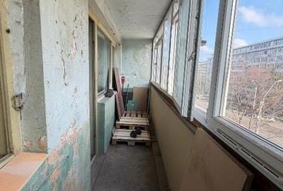 Apartament cu 3 camere semidecomandat în Giulești