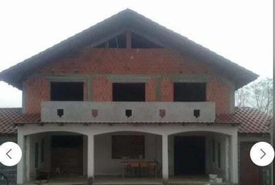 Casă cu 8 camere cu Teren 2877 Mp în Lugoj - 1