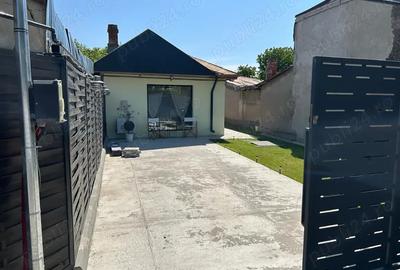 Casa luminoasa, gata de mutat,zona lini?tita, ideala pentru familie Casa luminoasa, gata de mutat,zona lini?tita, ideala pentru familie - 2