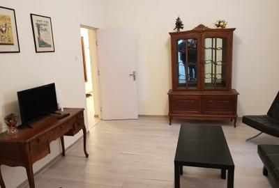 Pasajul Victoriei-strada cu umbrele,zona turistica,ultracentral,pretabil airbnb - 9