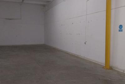 Spațiu comercial, de 2,000 mp, în Central - 4