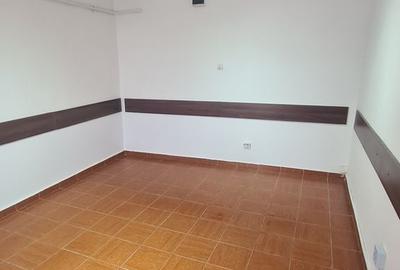 Spațiu comercial, de 29 mp, în Nord - 14