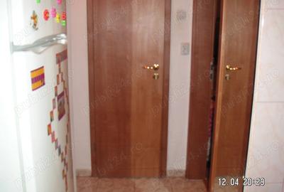 Proprietar, 0% comision vand apartament 2 camere - 3