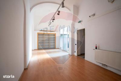 Spațiu comercial, de 199.7 mp, în Orașul Nou - 5