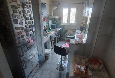 Apartament cu 4 camere semidecomandat, mobilat în Drumul Taberei - 2