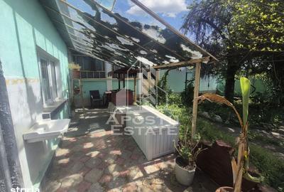Casă cu 5 camere cu Teren 1450 Mp în Central - 1