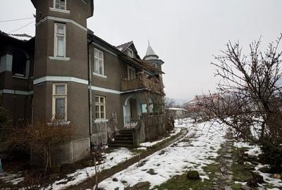 Casă individuală cu 8 camere cu Teren 3488 Mp în Central - 11