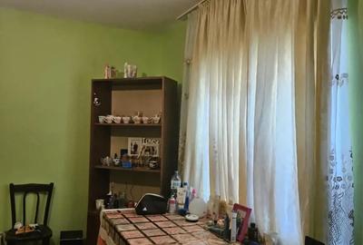 Vand casa batraneasca urgent