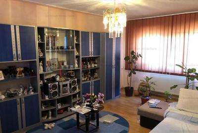 72mp Foarte Spatios 3 cam Buzaului MOBILAT etaj 4 din 5 - 1